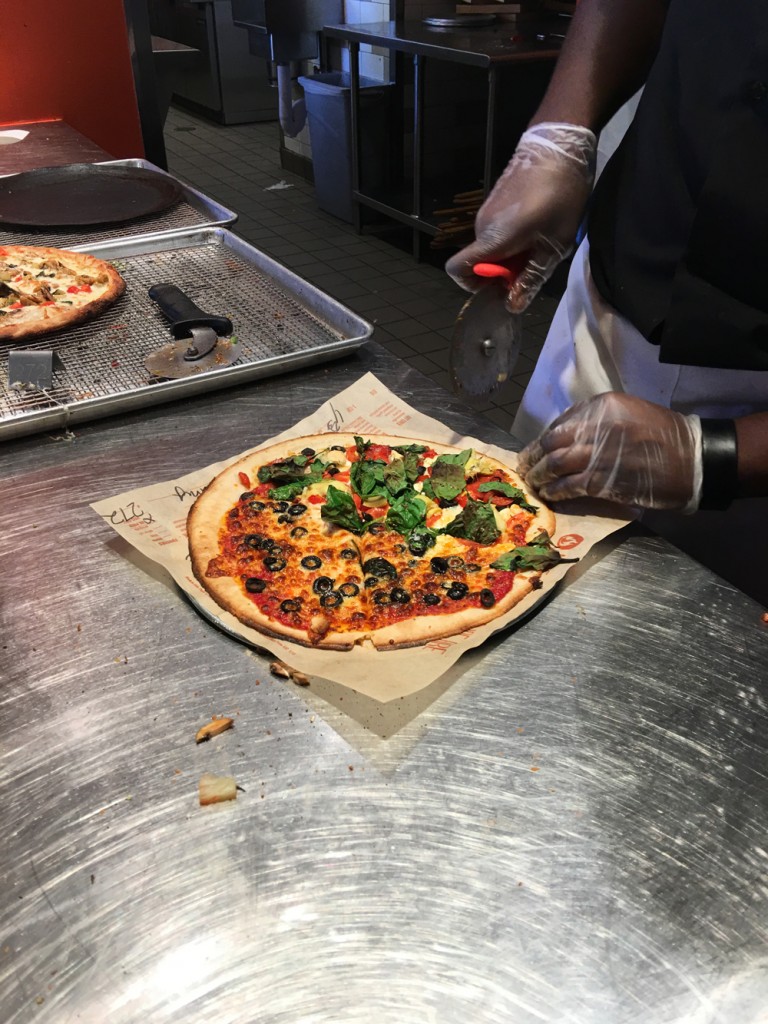 Blaze-Pizza-Cutting